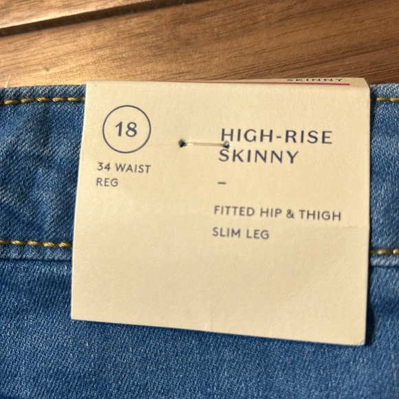 Universal Thread high-rise skinny jean fitted hip and thigh size 18 - Picture 4 of 5